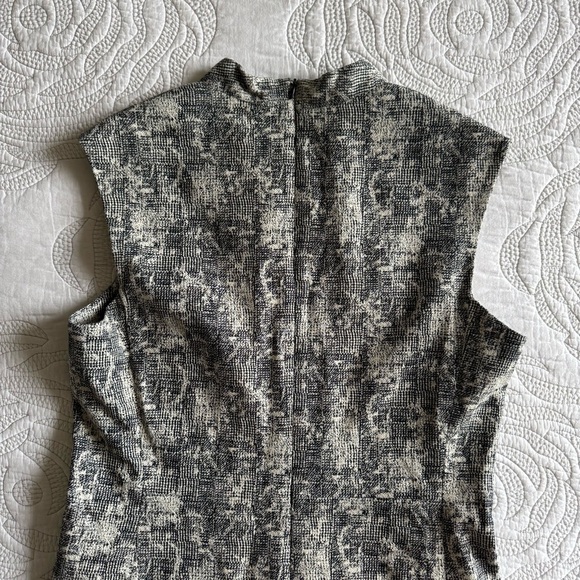 M.M. LaFleur - The Aditi 2.0—Modern Houndstooth - Black / Sand - Picture 8 of 12